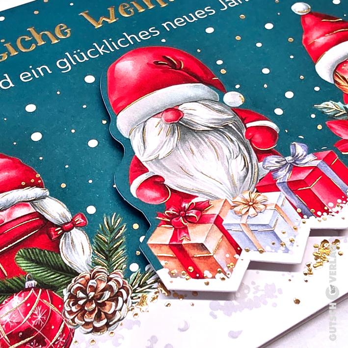 Eine festliche Weihnachtskarte mit illustrierten Zwergen in roten Hüten, umgeben von Geschenkboxen, Tannenzapfen und goldenen Akzenten.